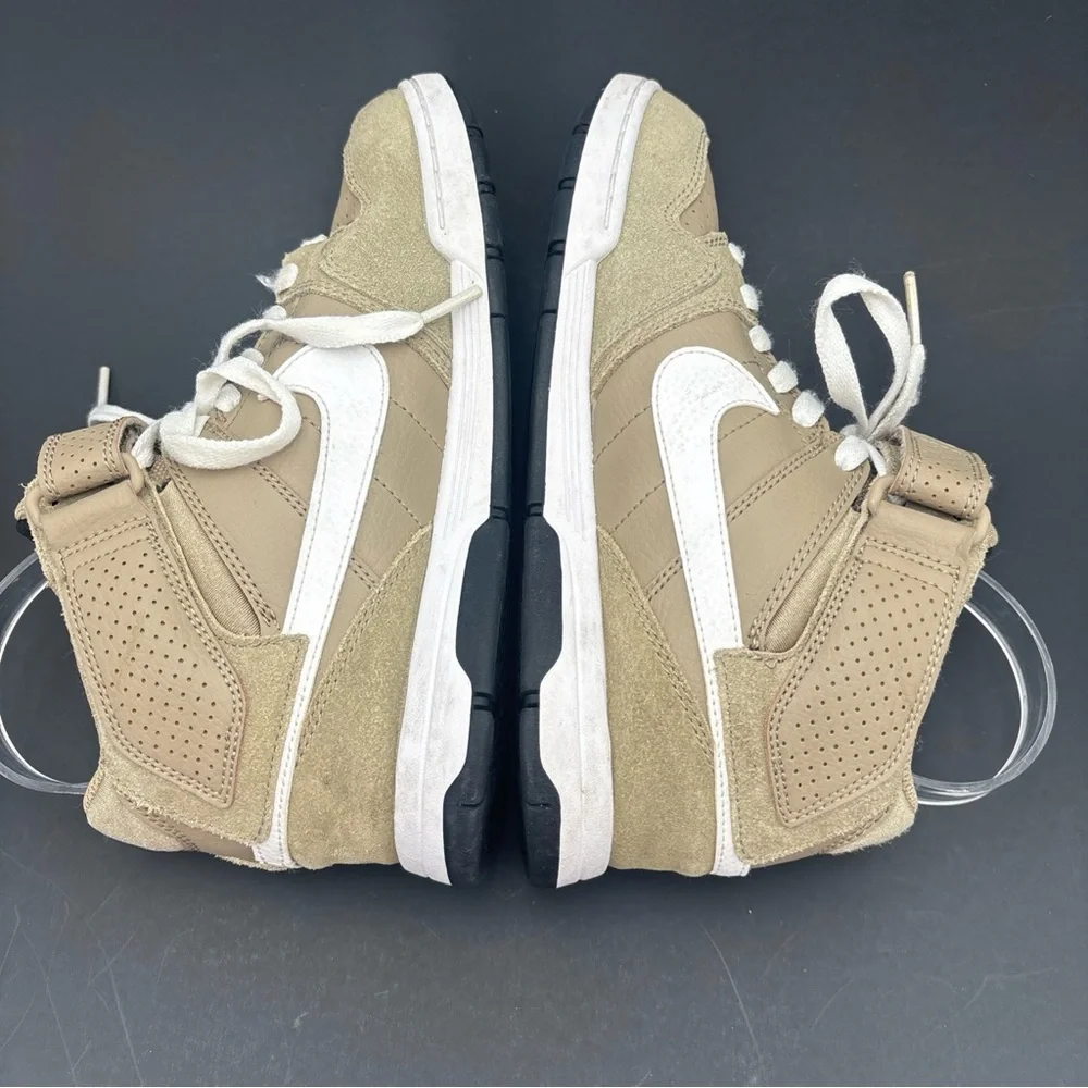 Nike SB Kids Sneakers‎ - Tan and White
